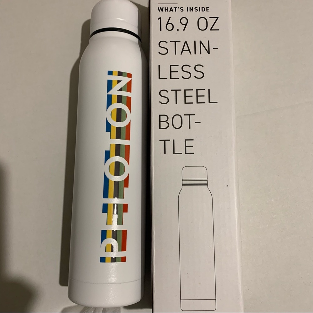 New PELOTON white insulated water bottle 17 oz stainless steel Logo Double wall